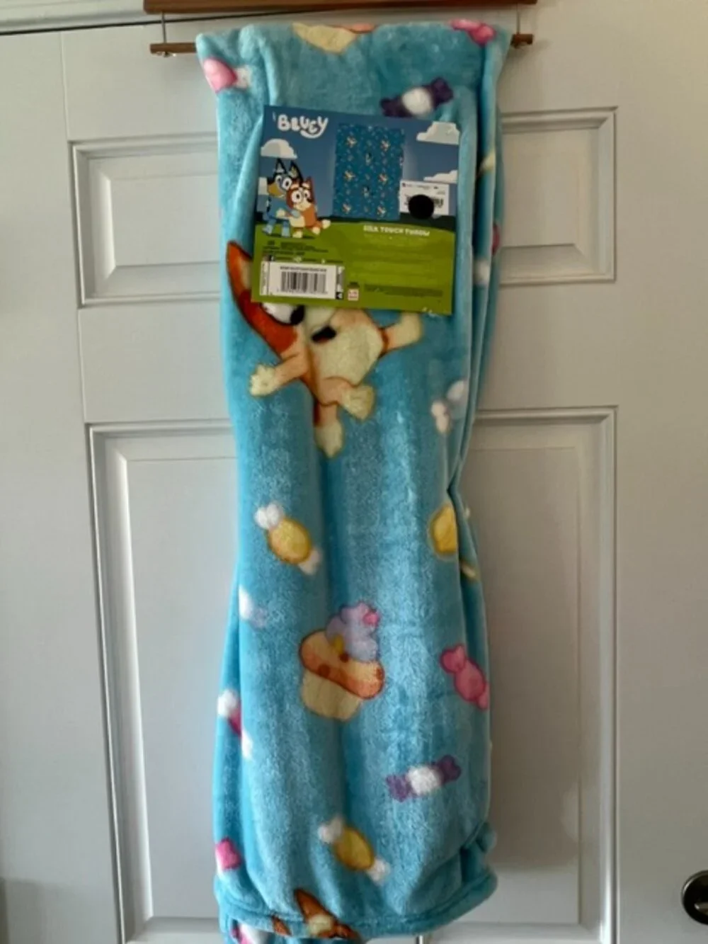 BLUEY SWEET TREATS BLANKET